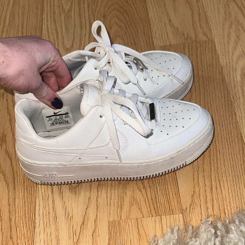 Nike White Women's Sneakers - Picture 5 of 5